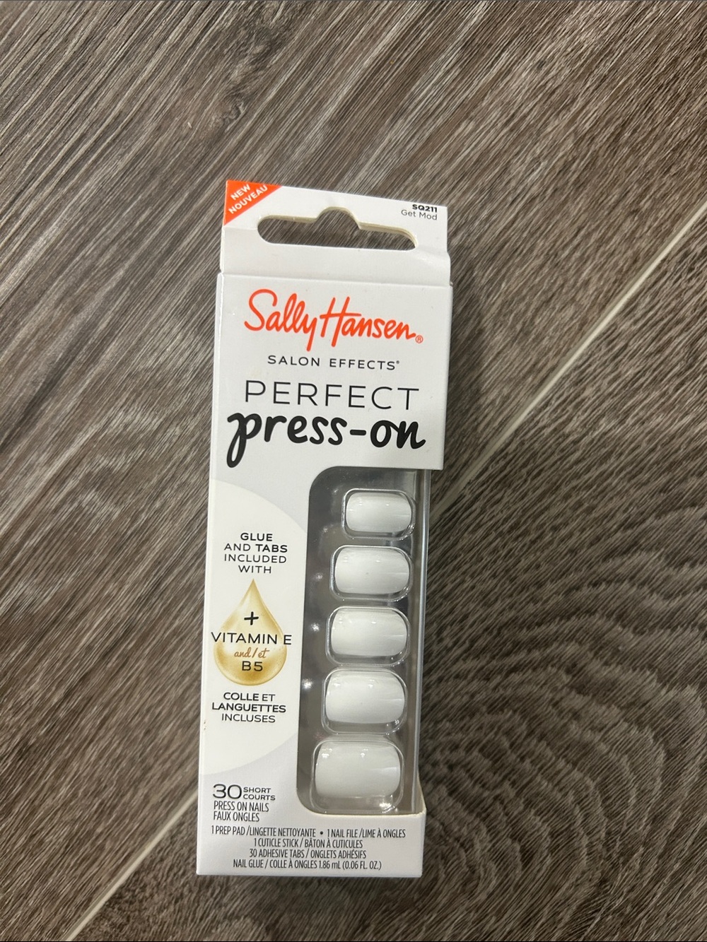 New Sally Hansen White Perfect Press-On Nails